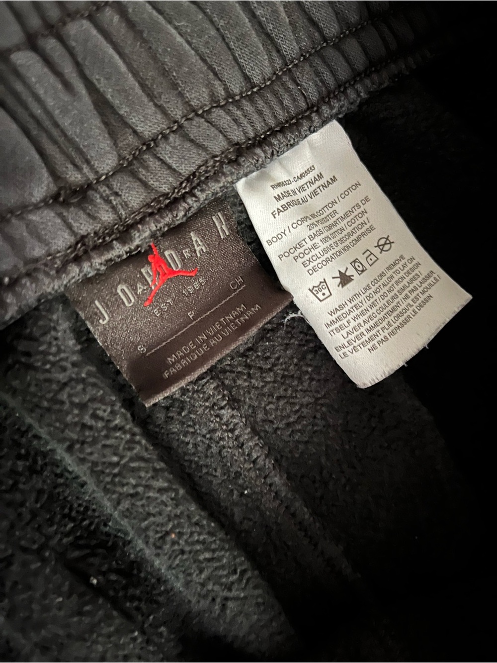 Jordan Black Joggers with Red Jumpman Graphic - Picture 4 of 6